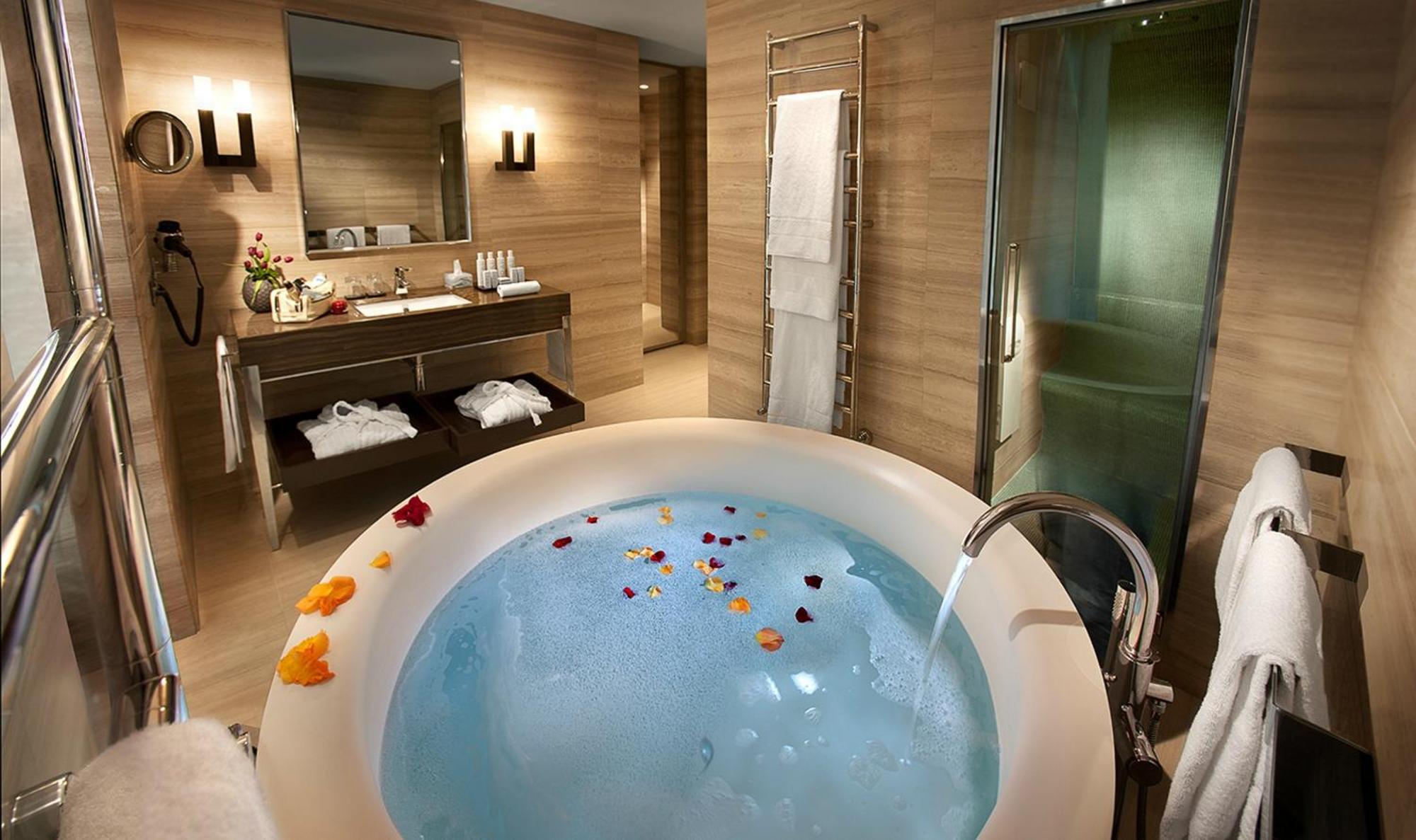 Executive Doppelzimmer mit Türkischem Bad und Whirlpool-Badewanne