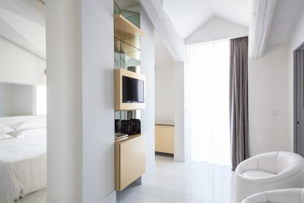Junior Suite mit Terrasse und Blick auf die Stadt